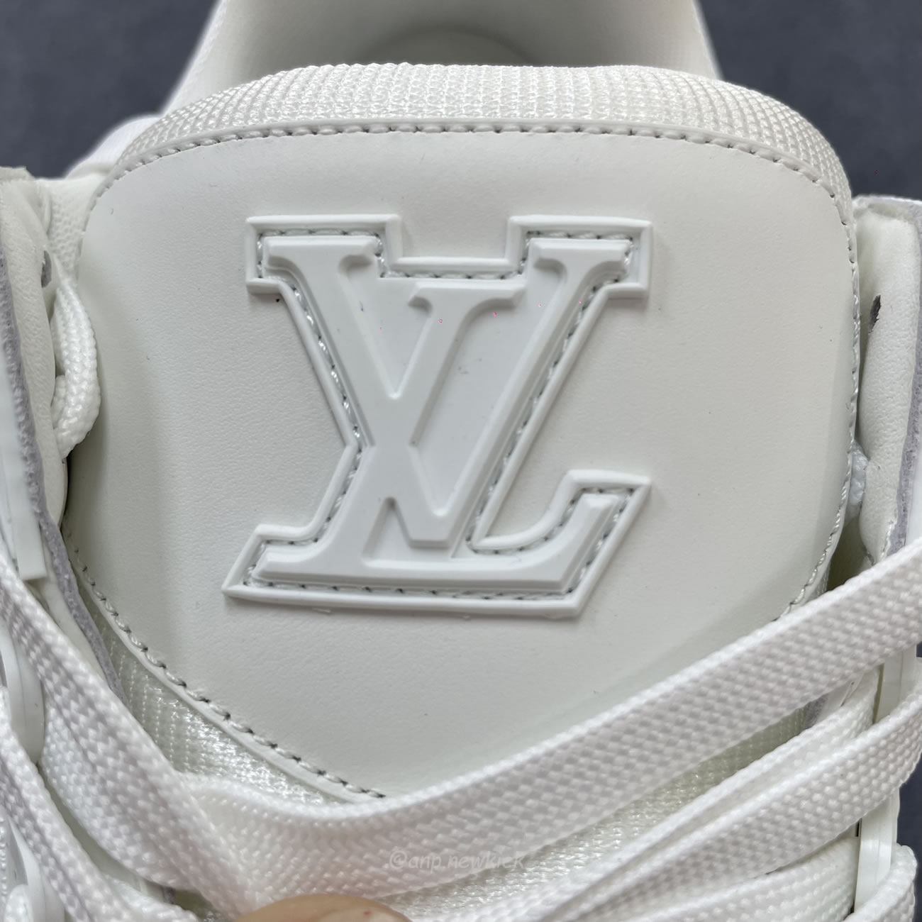 Louis Vuitton White Monochrome Louis Vuitton Lv Trainer White Black (5) - www.newkick.vip